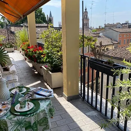 Le Tre Torri Apartment *
